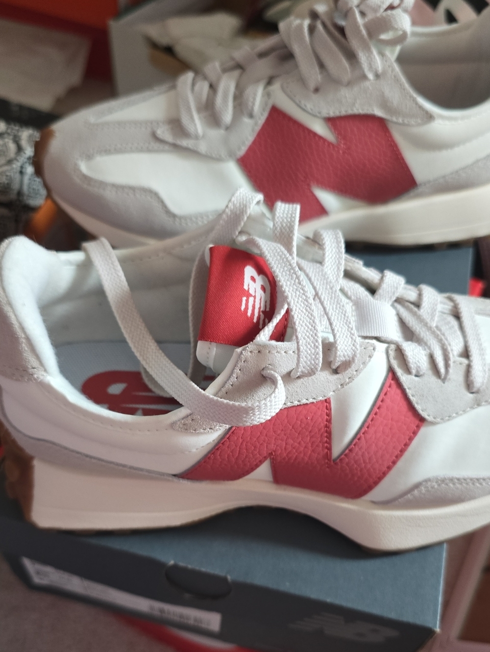 New Balance 327 Women's Sneakers White & Pink US 8.5 Like New